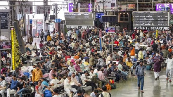 Mumabi Local Train Services News