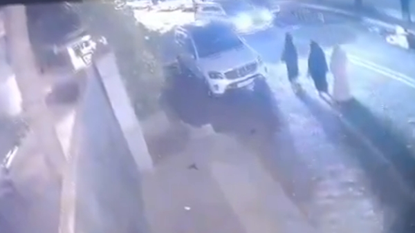 Did Raveena Tandon s Car Really Hit Burqa Clad Woman CCTV Footage Tells A Different Story