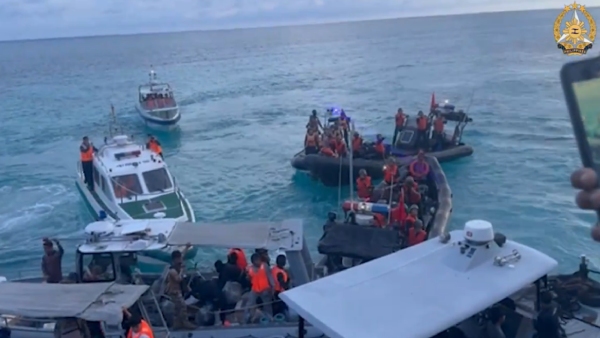 WATCH Video Standoff At South China Sea Chinese Coast Guard Attacks Philippine Navy Boats