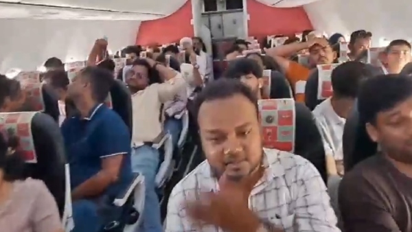 WATCH SpiceJet Passengers Sit Inside Flight Sans AC Amid Sweltering Heat