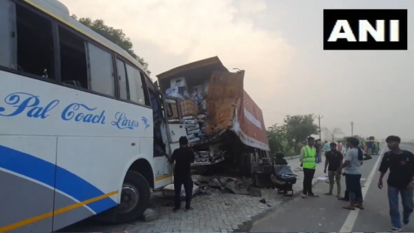 Uttar Pradesh Bus-Truck Collision