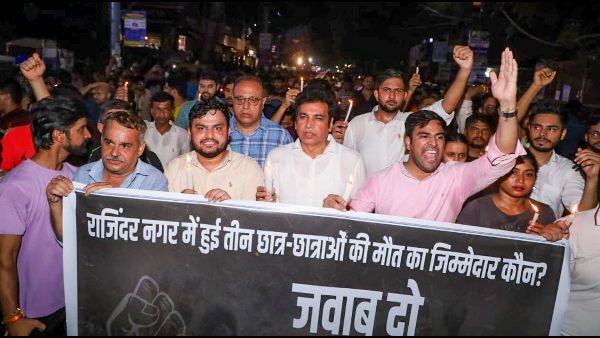 Delhi Seals Illegal Coaching Centres