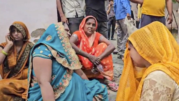 Hathras Hospitals Sees Heartbreaking Families With Bodies Of Stampede Victims Hathras Hospitals Sees Heartbreaking Families With Bodies Of Stampede Victims