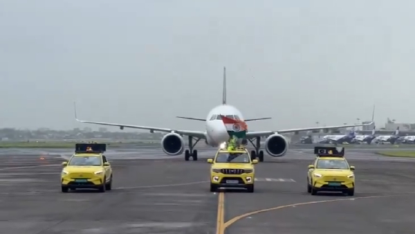 Team India Receives Grand Water Cannon Salute At Mumbai Airport WATCH Video