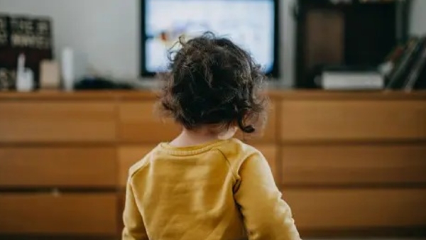China Father Punishes 3-Year-Old Daughter For Watching Excess Television - Here s What He Said