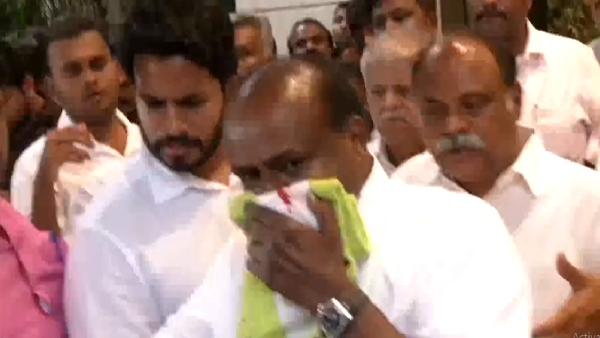 HD Kumaraswamy Admitted To Hospital