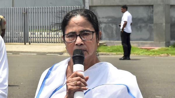 Bengal CM Banerjee Claims Mic Muted At Niti Aayog Meet Centre Debunks Claim With PIB Fact Check