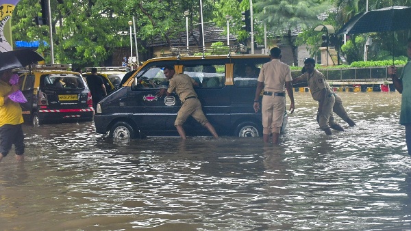 Viral Video of Mumbai Police