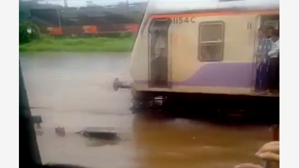 WATCH Did Mumbai s Local Train Turn Into A Water Ride Internet Reacts To Viral Video