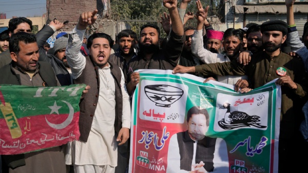 Pakistan Set To Ban Imran Khan s PTI