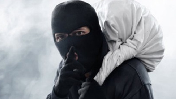 Maharashtra Thief Returns Valuables