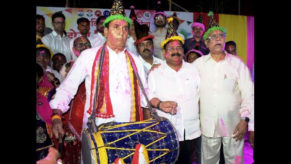 Deshmukh Accuses Singh and Fadnavis