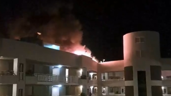 WATCH Helicopter Crash Into Cairns Hotel In Australia 400 Guests Evacuated