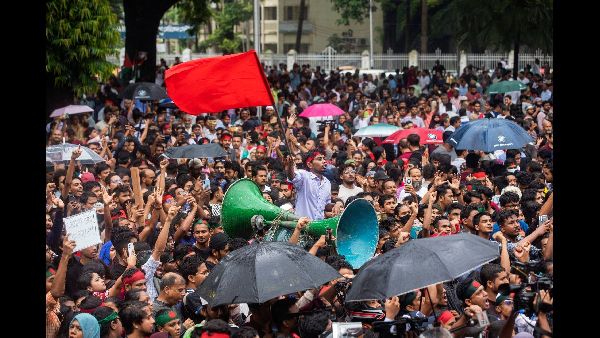 PMs Crisis Meeting Amid Protests