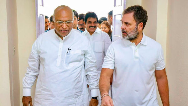 Congress President Mallikarjun Kharge with party leader Rahul Gandhi