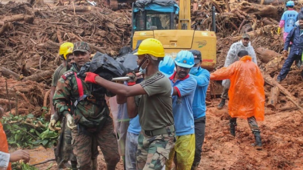 Kerala Rain Death Toll Mounts To 290 In Wayanad Landslides Schools Shut In 7 Districts