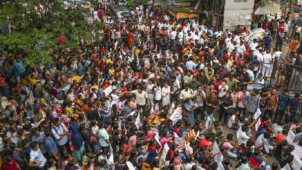 Kolkata Rape-Murder Case Trainee Doctor Found Dead In Seminar Hall With Broken Neck And Severe Injuries