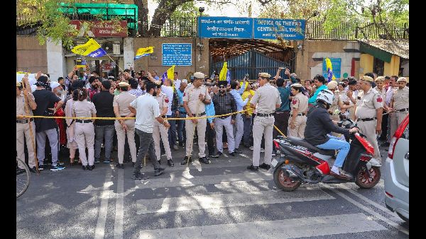 HC Rejects Liquor Scam Pleas