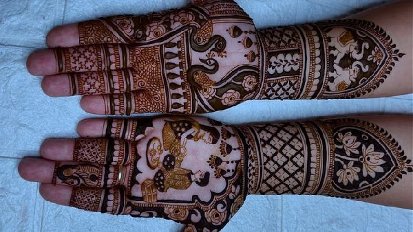 Stylish Mehndi Designs For Rakhi