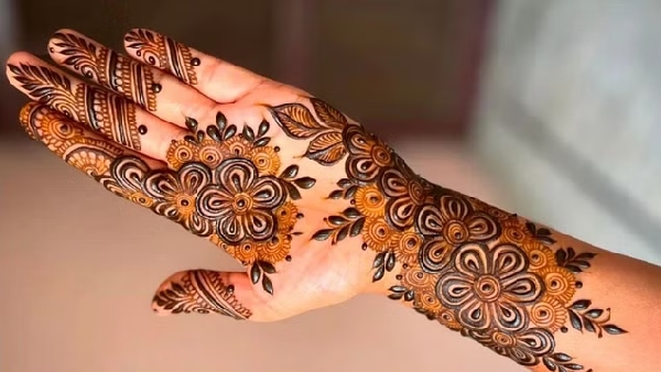 Stylish Mehndi Designs For Rakhi