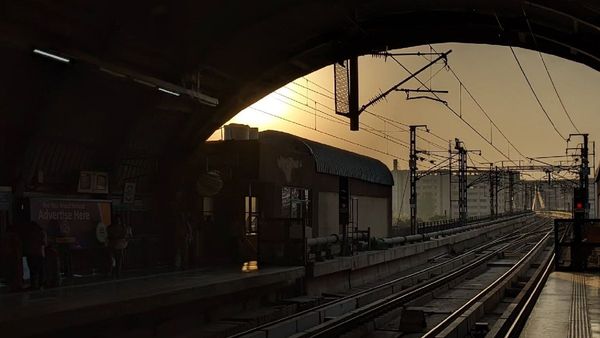 Delhi Metro Horror 22-Year-Old Woman Accuses Elderly Man Of Molestation Delhi Metro Horror 22-Year-Old Woman Accuses Elderly Man Of Molestation