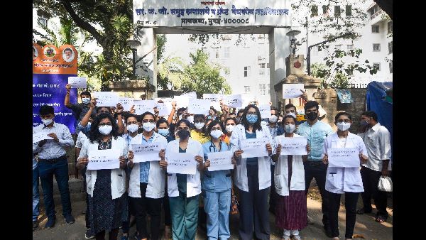 Expand NEET-PG Centres: Tharoor