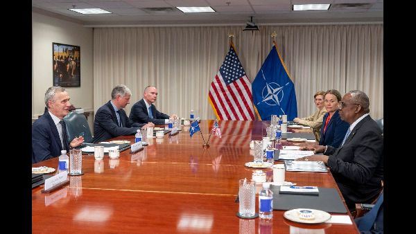 Pentagon Urged to Keep Military Neutral