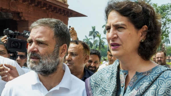Rahul Priyanka Gandhi Rush To Wayanad To Assess Landslide Damage