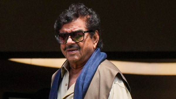 Shatrughan Sinha Backs Mamata