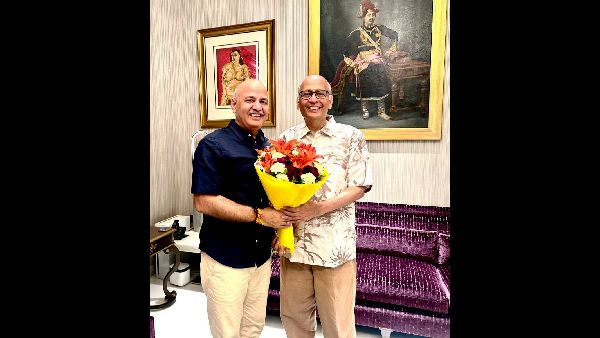 SC Warns UP CMO on File Refusal