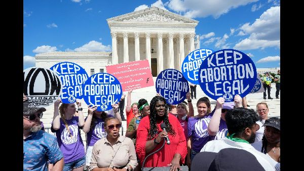 Paris Rally Supports Global Abortion Rights