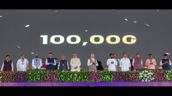 Pawar Ensures Smooth Arrangements for PM Modis Visit