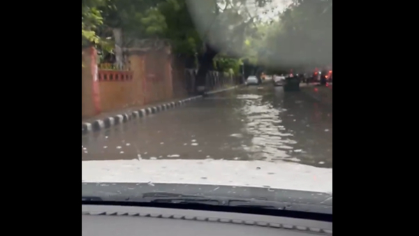 WATCH Video Delhi Roads Flooded Frustrated Commuters Lash Out At MCD PWD On Social Media WATCH Video Delhi Roads Flooded Frustrated Commuters Lash Out At MCD PWD On Social Media