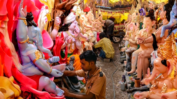 PMC Issues Notices To Ganesh Idol Seller