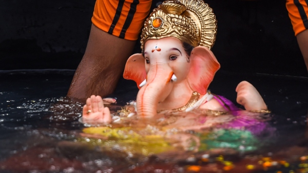 Gold Chain Lost in Ganesh Visarjan