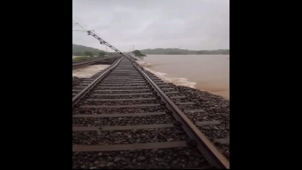 Rains Claim 10 Lives in Two States