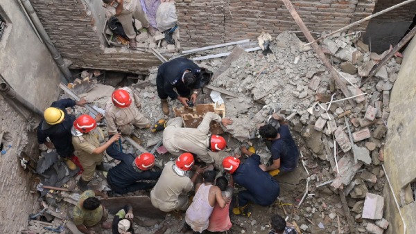 Karol Bagh House Collapse 3 Dead 14 Injured Delhi Police Report