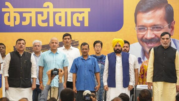 Delhi CM Arvind Kejriwal Set To Meet L-G Tomorrow Resignation Expected