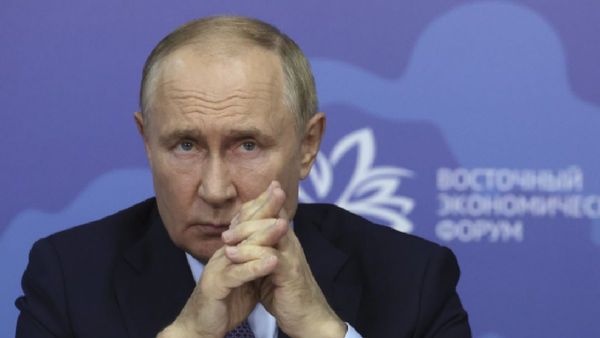 Putin Warns West Nuclear Threat Amid Rising Air Strikes