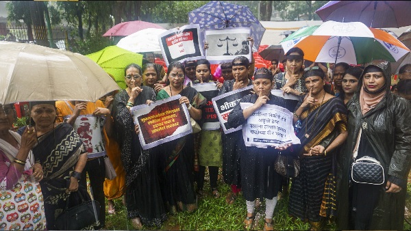 Bombay HC Demands Rigorous Probe In Badlapur Assault Case Advocates Bete Ko Padhao Beti Ko Bachao