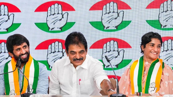 Congress Bajrang Punia KC Venugopal and Vinesh Phogat