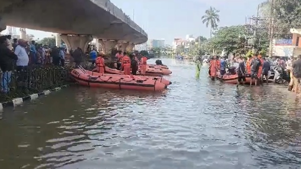 Bengaluru Floods Boats Out