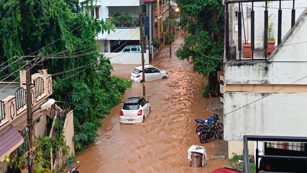Bengaluru Flooded Yet Again Early Morning Rains Bring Kengeri And RR Nagar KR Puram To A Standstill Bengaluru Flooded Yet Again Early Morning Rains Bring Kengeri And RR Nagar KR Puram To A Standstill