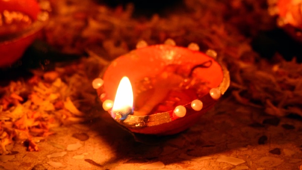 Naraka Chaturdashi 2024 What Direction Should You Light Diyas For Maximum Blessings