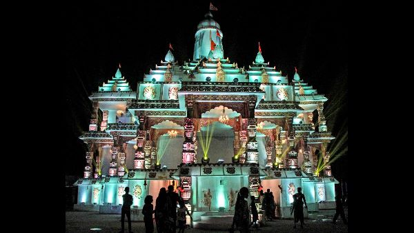 29 Detained at Durga Puja for Leaflet Distribution 29 Detained at Durga Puja for Leaflet Distribution