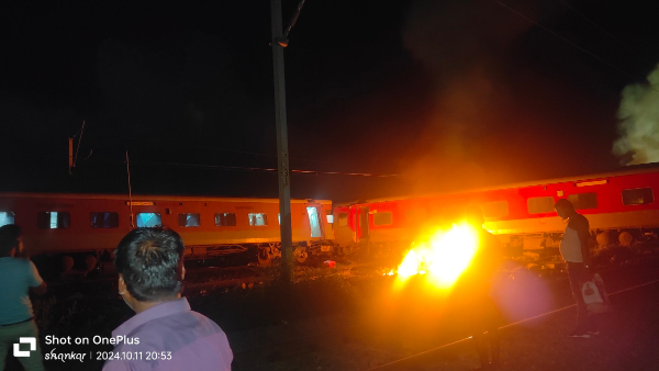 Train Accident In Tamil Nadu Mysuru-Darbhanga Express Collides With Goods Train Near Gummidipoondi