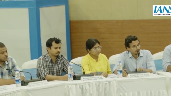 Protesting Doctors End Hunger Strike Protesting Doctors End Hunger Strike