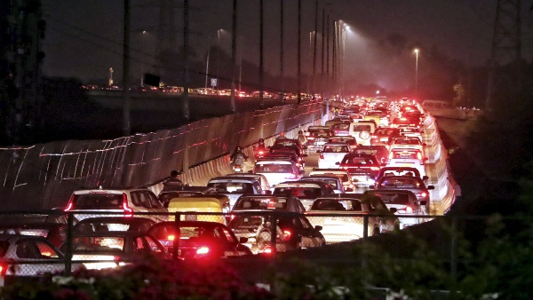 Delhi-Noida Traffic Comes to a Standstill Amid Diwali Rush Videos Show Jam-Packed Roads Delhi-Noida Traffic Comes to a Standstill Amid Diwali Rush Videos Show Jam-Packed Roads