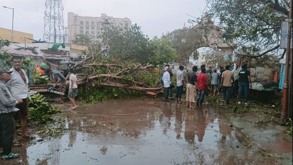 Cyclonic Storm to Hit Bengal and Odisha