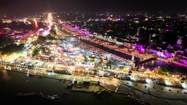 Ayodhya Dazzles on Diwali Eve Over 25 Lakh Diyas Break World Records at Deepotsav